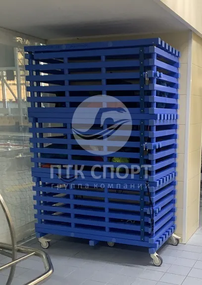 Шкаф–стеллаж 3–секционный закрывающийся